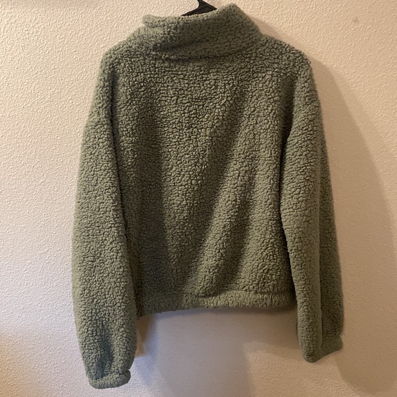 SO Sherpa quarter button sweater size medium - Picture 4 of 4